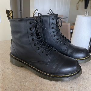 Dr. Marten’s 1460 Junior Boots